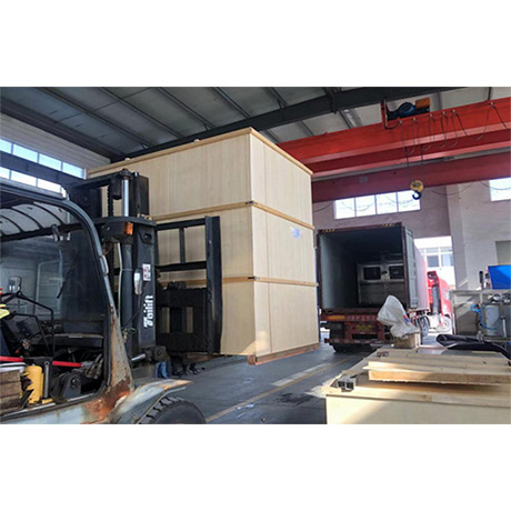 Loading container for 5gallon water filling line